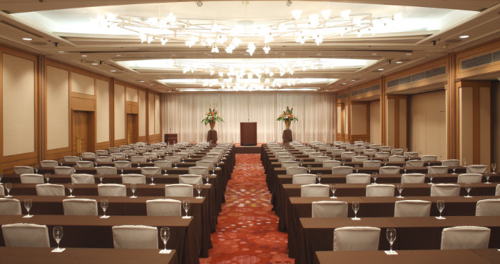 Conference room 'Hana' in vivid but elegant atmosphere at Hotel new Hankyu Osaka in classroom style