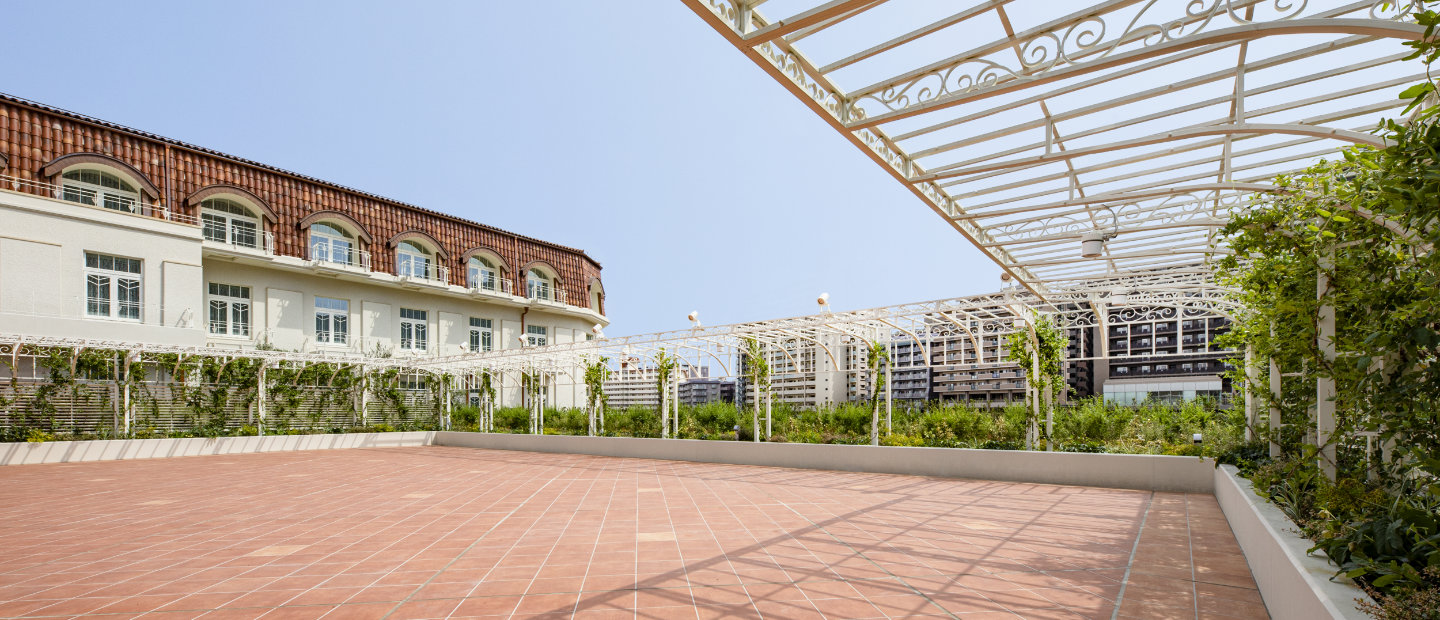 Rooftop garden and outdoor event space at Takarazuka Hotel Osaka Hyogo in sunny weather