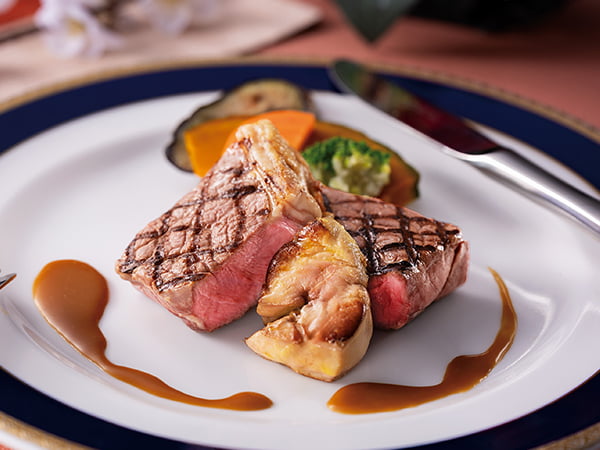 サーロインのグリル　フォアグラ添え　白味噌ソース