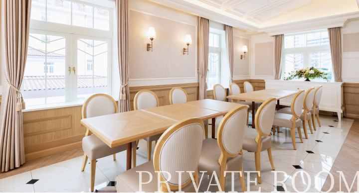 PRIVATE ROOM