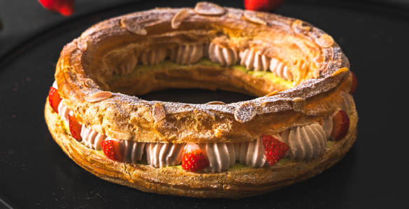 苺とピスタチオのパリ・ブレスト