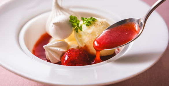 苺のヴァシュラン仕立て