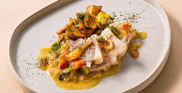 豚肉のブレゼ　シャリュキュティエール風ソース