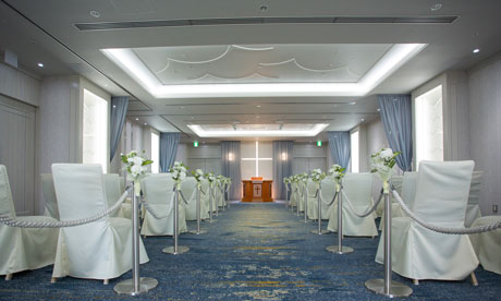 ラマージュ　光を基調とした特設ウェディング会場です。