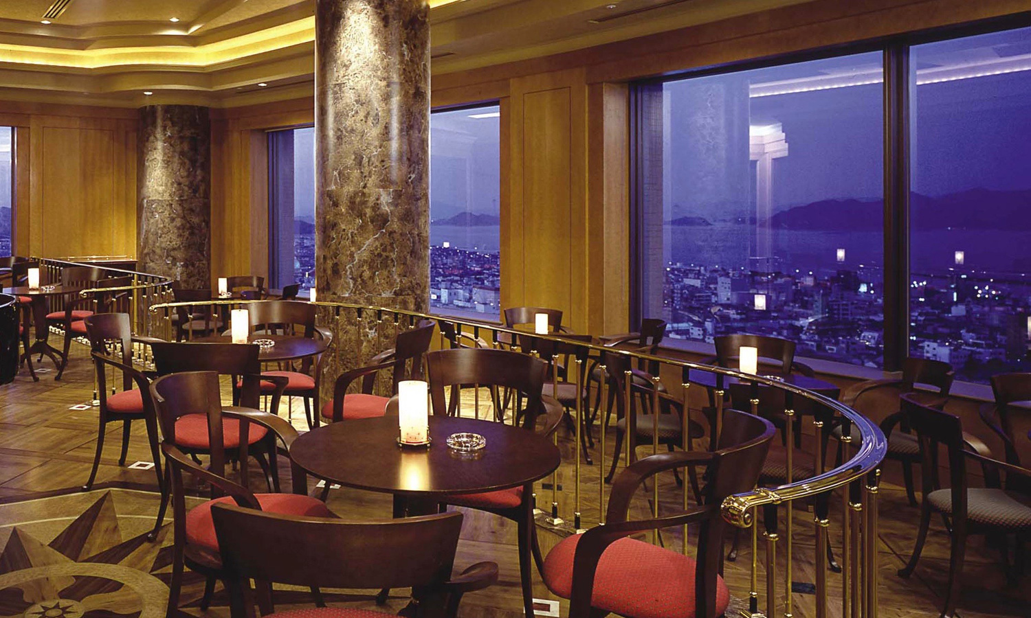 展望ラウンジ ラウンジ23 今治国際ホテル 阪急阪神第一ホテルグループ