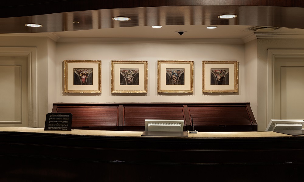 1階　レセプションデスク　ドメニキーノの4つの美徳（習作）　ドメニコ・ザンピエーリ作