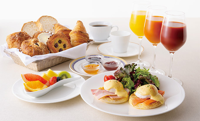 エッグベネディクトブレックファスト（ルームサービス）