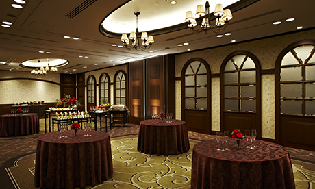 シックな雰囲気の小宴会場