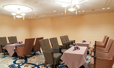 落ちついた内装の小宴会場