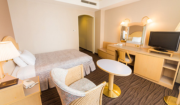 ザクラウンパレス新阪急高知のデラックスシングル