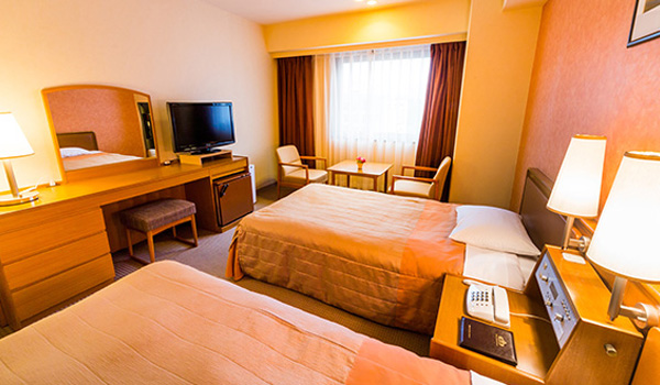 ザクラウンパレス新阪急高知のツインルーム