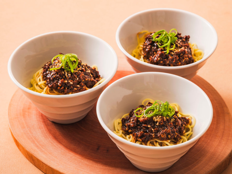 大豆ミートのジャージャー麺