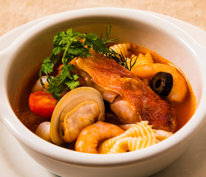 パスタ入り魚介と白菜のスープ