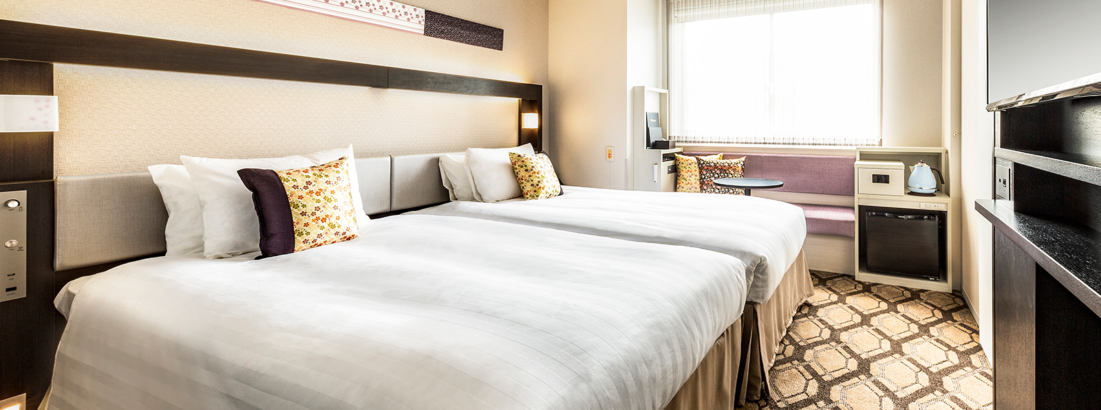 ユニバーサルツイン