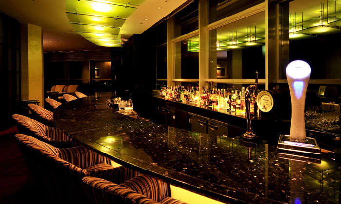 バー「アストロ」の店内写真 バー「アストロ」の店内写真