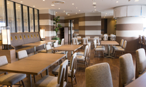 レストランモナミ店内