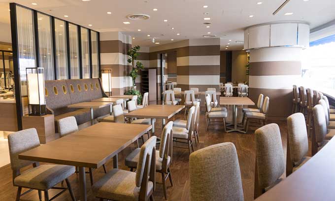 レストラン　モナミ店内